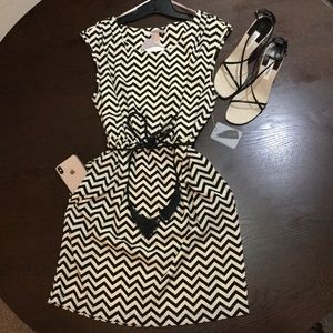 NWT Women’s Love Culture 21 Chevron Print Dress